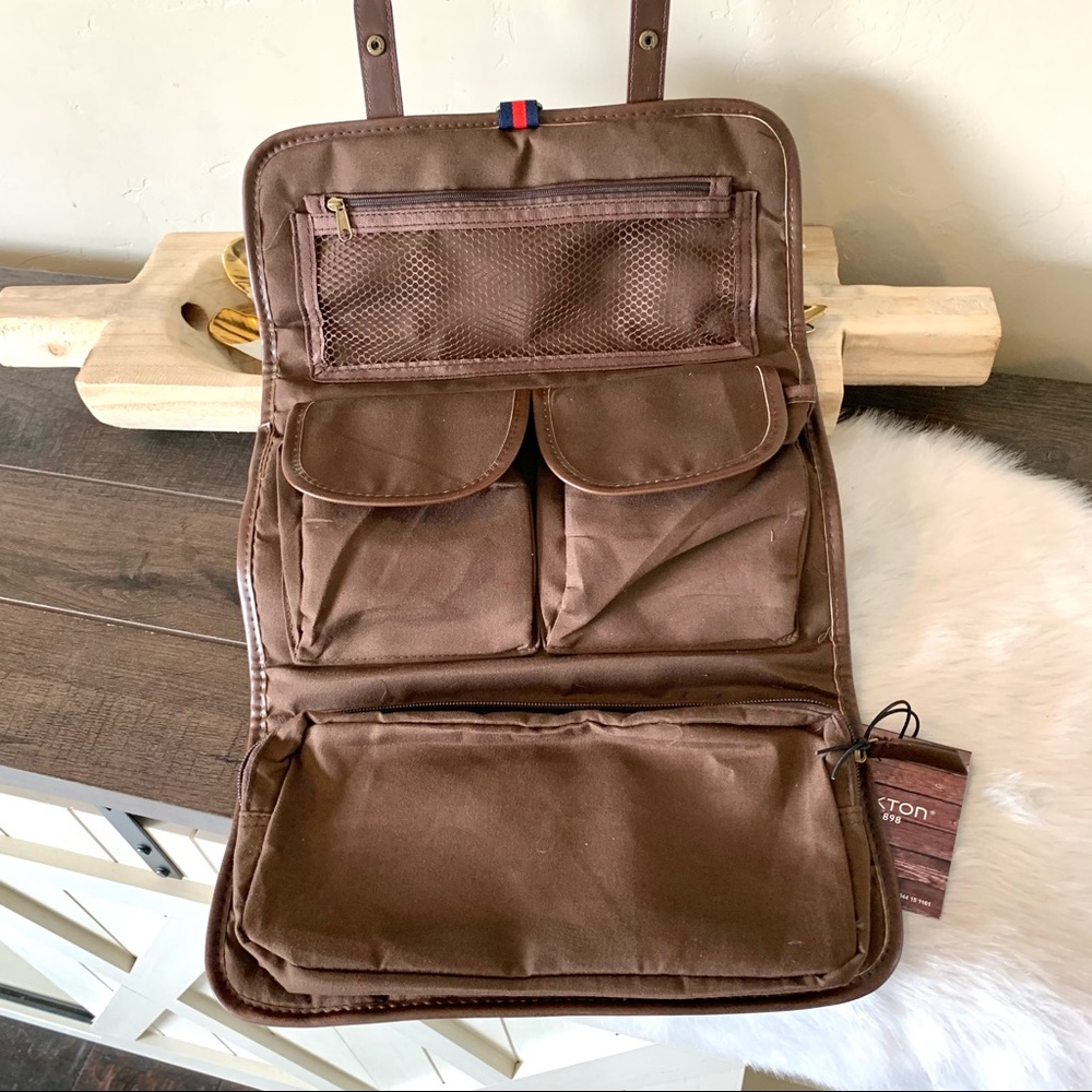 New with tags- Buxton mens hanging toiletry travel bag - Picture 2 of 4